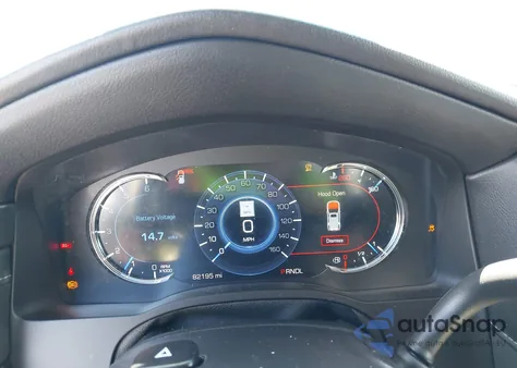 2018 Cadillac Escalade Premium Luxury z USA, uszkodzony, nr VIN 1GYS3CKJ9JR238685